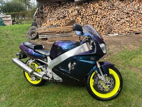 Yamaha YZF 750 - 2