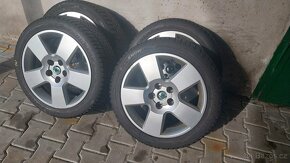 Prodám alu Škoda se zimním pneu 225/45/17 - 2