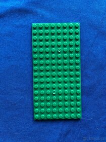 zelená podložka lego super stav, rozměry 6,2 x 12,5 cm - 2