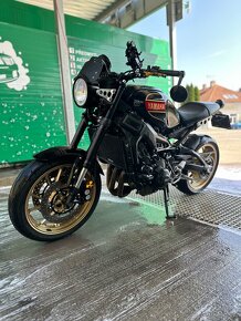 YAMAHA XSR 900. r.v 2021 Edice 80” black - 2