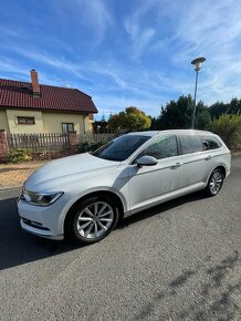 VW Passat Variant elegance 2.0 TDI 150k automat - 2