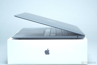 ZÁRUKA/Macbook Air 13.3"/I5 1.6GHZ/8GB RAM128GB SSD/CZ - 2