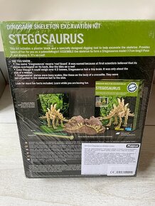 Stegosaurus skládací kostra_hra na paleontologa - 2