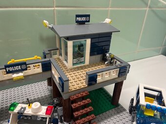 LEGO CITY - Policejní stanice v bažině - 60069 - 2