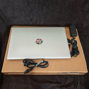 ,,Nový" Notebook HP 17-cn2614nc stříbrný PC: 17 990,- záruka - 2