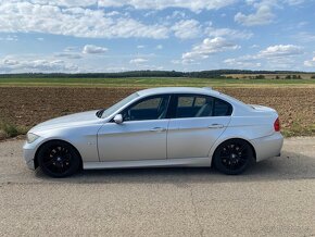 Bmw e90 330i 190kW - 2