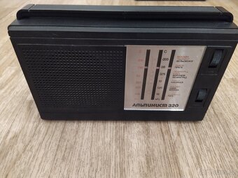 Daruji sovětské rádio Alpinist 320 - 2