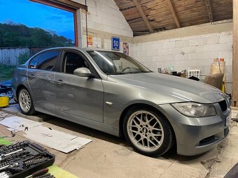 BMW E90 318i - 2