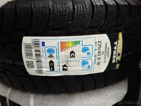 4x 225/40R18 Nokian Hakkapeliitta Nové - 2