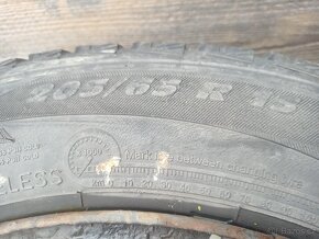 Prodám zimní kola 205/65R15 Peugeot 807 - 2