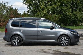 Volkswagen Touran 1.6 TDi HIGHLINE,NAVI,7MÍST,XENON,PANOR,TZ - 2