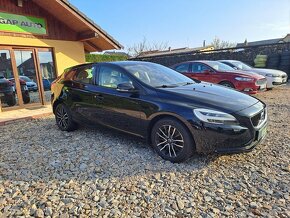 Volvo V40 2.0 90kw T2 ČR MOMENTUM - 2