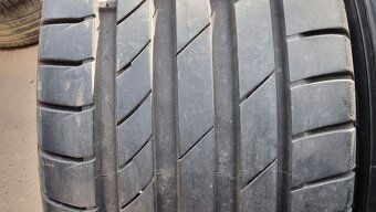 Letní pneu 235/40/19 Kumho - 2