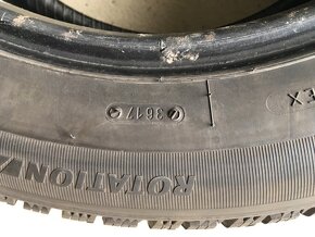 225/60R17 pneu zimní - 2