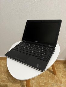 Predám notebook DELL E7240 na náhradné diely alebo na opravu - 2