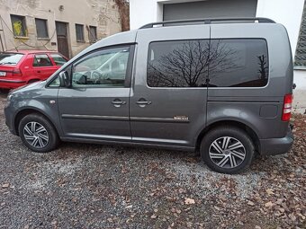 VW Caddy 5 místná - 2