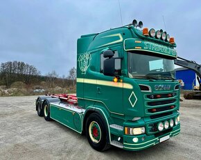 Scania R560 V8 6x4 nosič kontejneru - 2