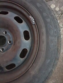 Goodyear- letní kola 195/65 R 15 s disky 6J x 15H2 ET 38 - 2