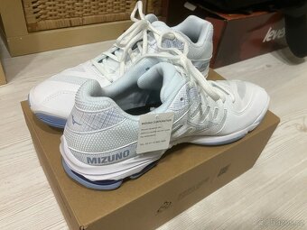 mizuno wave voltage 2 - 2