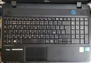 Prodám Fujitsu LifeBook A512/F - 2