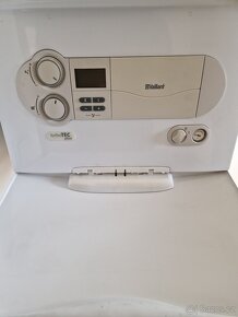 Plynový kotel Vaillant turboTEC plus - na náhradní díly - 2