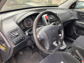 hyundai tucson interiér - sedadla - 2