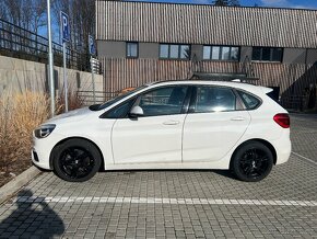 BMW 218i Active Tourer 1.499cm3 benzín - 2