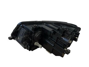 Pravý bixenon s LED světlo 1T1941752H VW Touran 1T3 2014 - 2