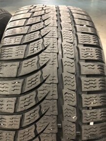 Zimni pneu Nokian 215/55 R17 98V - 2