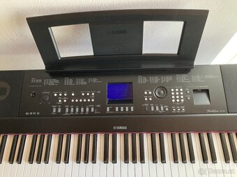 Digitální piano YAMAHA DGX-650 - 2