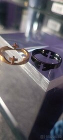 Černozlatý dvoudílný prsten z chirurgické oceli, kříž

 - 2