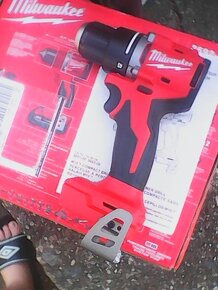 Milwaukee M18 BLDDRC Vrtačka-šroubovák 60,5Nm - 2