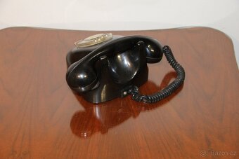 Bakelitový telefon Tesla K7, r.v.1963 - 2