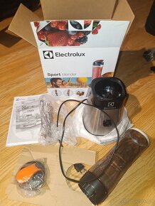 Smoothie maker mixer Electrolux ESB 2450 sport blender - 2