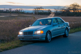 Mercedes C43 AMG v8 - 2