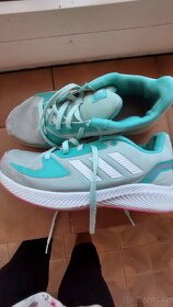 Lehoučké botasky adidas 35 vel - 2