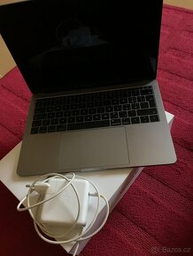 Apple MacBook Pro 2017 - 2