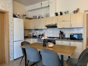 Pronájem bytu 2+kk, 55 m² s balkonem a vlastním parkovacím s - 2