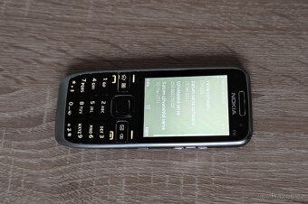 TLAČÍTKOVÝ MOBILNÍ TELEFON NOKIA E52 (RM-469) - 2