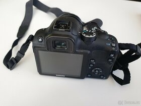 Samsung NX5 - 2