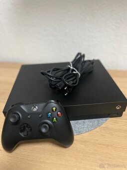 XBOX ONE X 1TB TOP STAV - 2