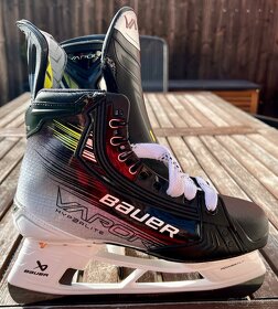 Brusle BAUER HYPERLITE 2 velikost: 5.0 Fit 3 - 2