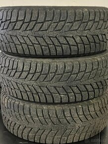 Nokian 235/60 R17C zimní - 2