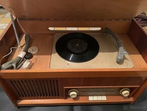 Retro rádio-gramofon - 2