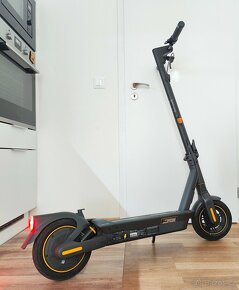 Elektrokoloběžka Ninebot G2 MAX, rychlost až 40 km/h, NOVÁ - 2