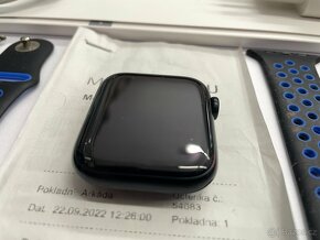 Apple Watch SE 2022 44mm GPS midnight baterie 88% - 2