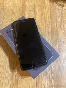 iPhone 8 64GB - 2