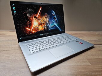 17,3" IPS_HP PAVILION 17_R3-7320U_8GB DDR5_SSD_AMD - 2