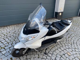 Scooter rent in Prague, Honda PCPX - 2