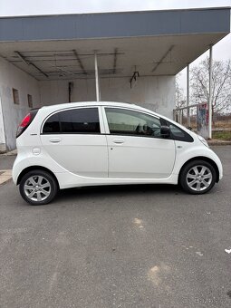 Peugeot iOn electric - 2